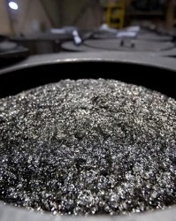 南宫28-特朗普向全球发出通牒：180天内必须对中国动手，不帮忙就加税