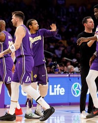 南宫28-自暴自弃了？球权达不到预期后湖人先发中锋就不想好好打球吗？