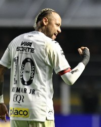 NG南宫28-ESPN：内马尔开始康复训练，针对加强左膝力量