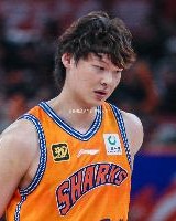 NG28-毫无状态！王哲林半场4中1仅拿3分5板2助 罚球4中1